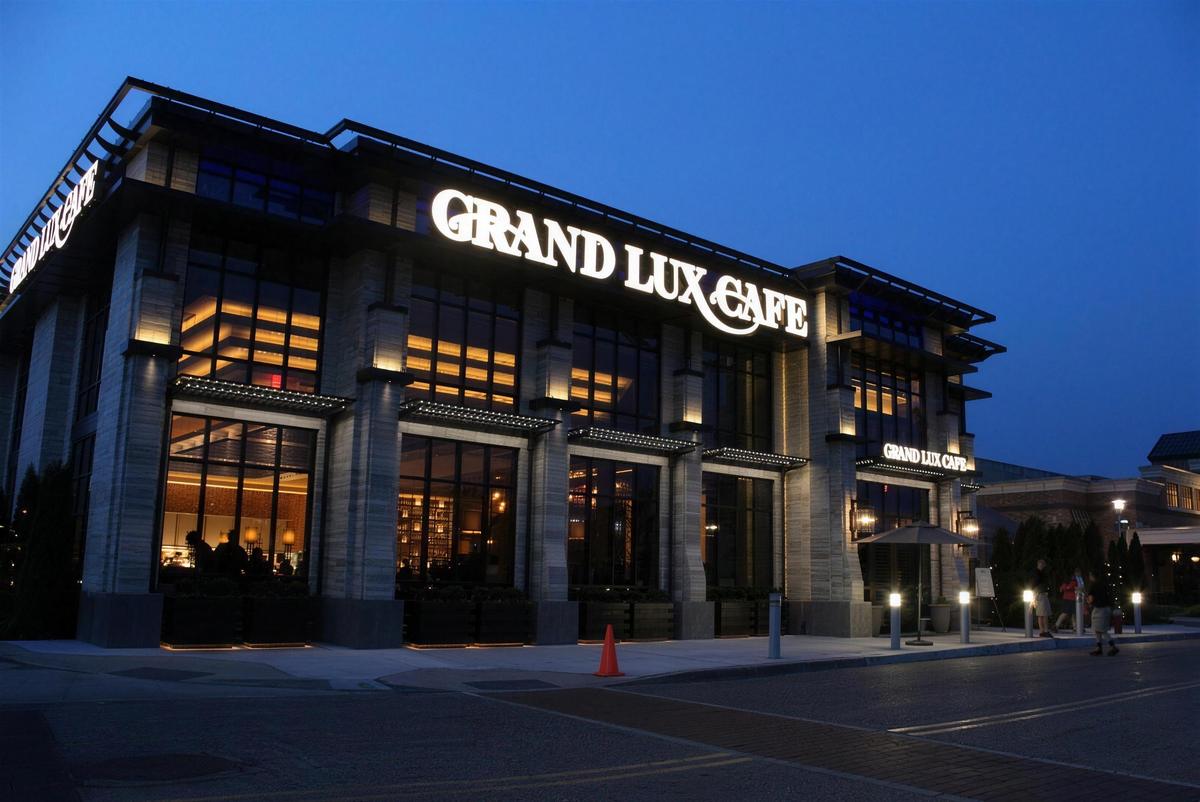 Grand Lux Cafe