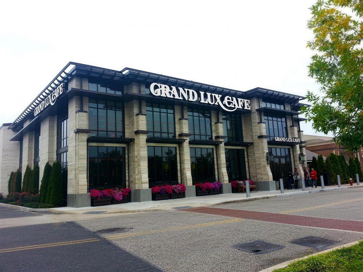 Grand Lux Cafe